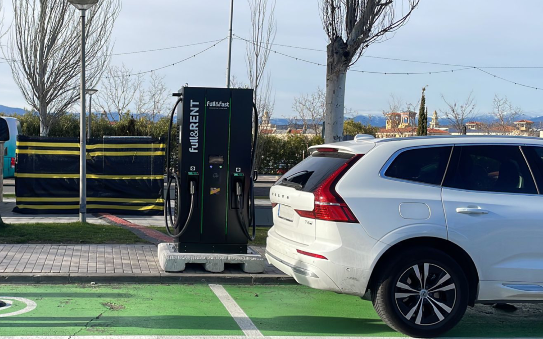 Adiós a los generadores de gasolina: llega la energía limpia y móvil ante el auge del coche eléctrico y la subida del combustible